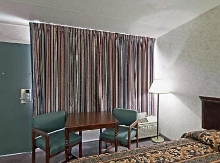America'S Best Value Inn & Suites - Memphis/Graceland Rom bilde